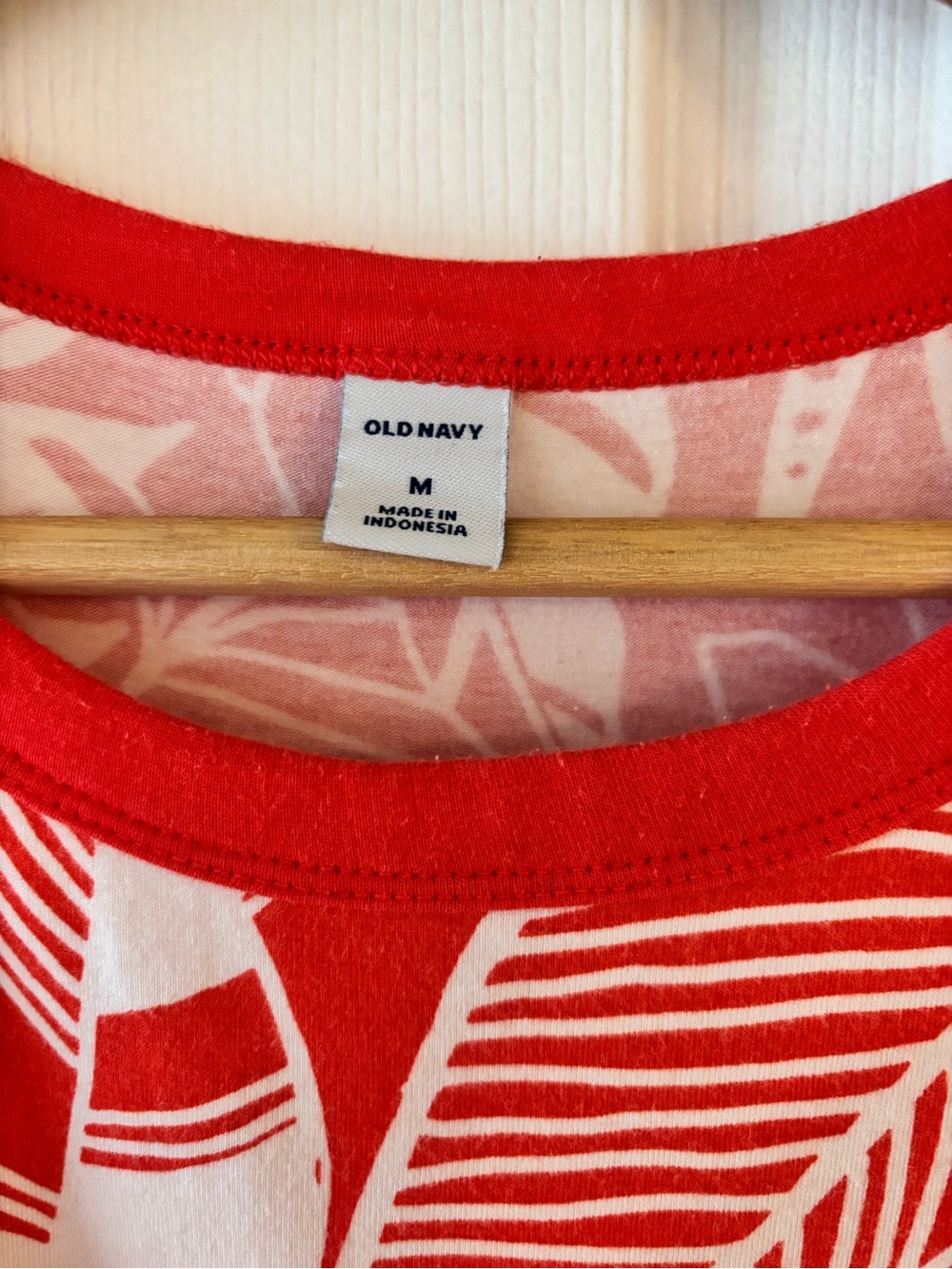 Old Navy Red and White Tropical Print Tee Dress - Picture 2 of 4